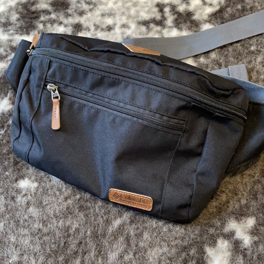 Colombia Fanny pack NWOT